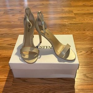 NWT cream colored heels